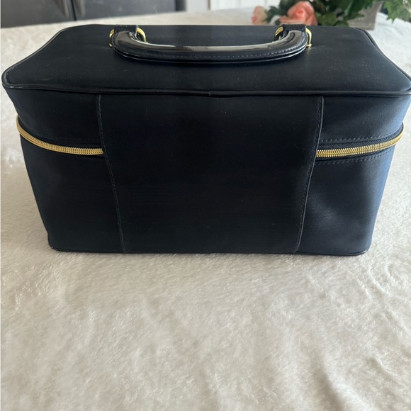 Estée Lauder Nylon Dark Blue Soft Cosmetic Makeup Travel Bag with Gold Accents - Picture 5 of 12